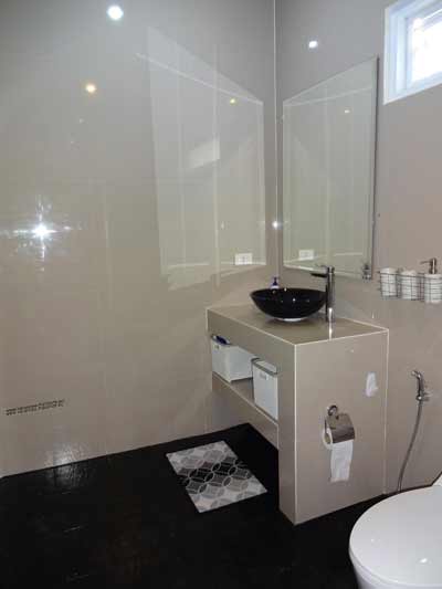 Photo 37 black bathroom in the king size bedroom has purple koh samui